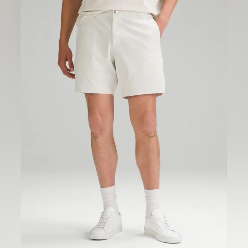 Lululemon Commission Men’s Shorts Classic 7” in bone like new
